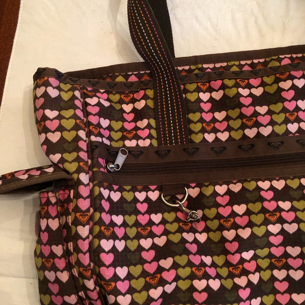 Roxy overnight weekend Heart Patterned Tote Bag - Pink and Brown - Picture 5 of 9